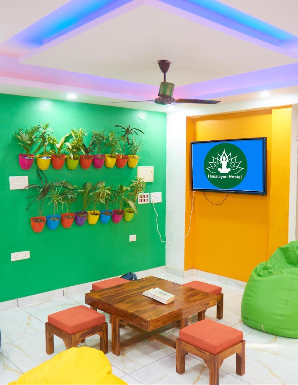 Himalayan Hostel New Delhi Bagian luar foto