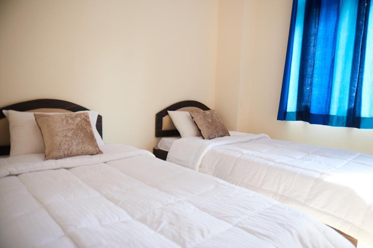Himalayan Hostel New Delhi Bagian luar foto