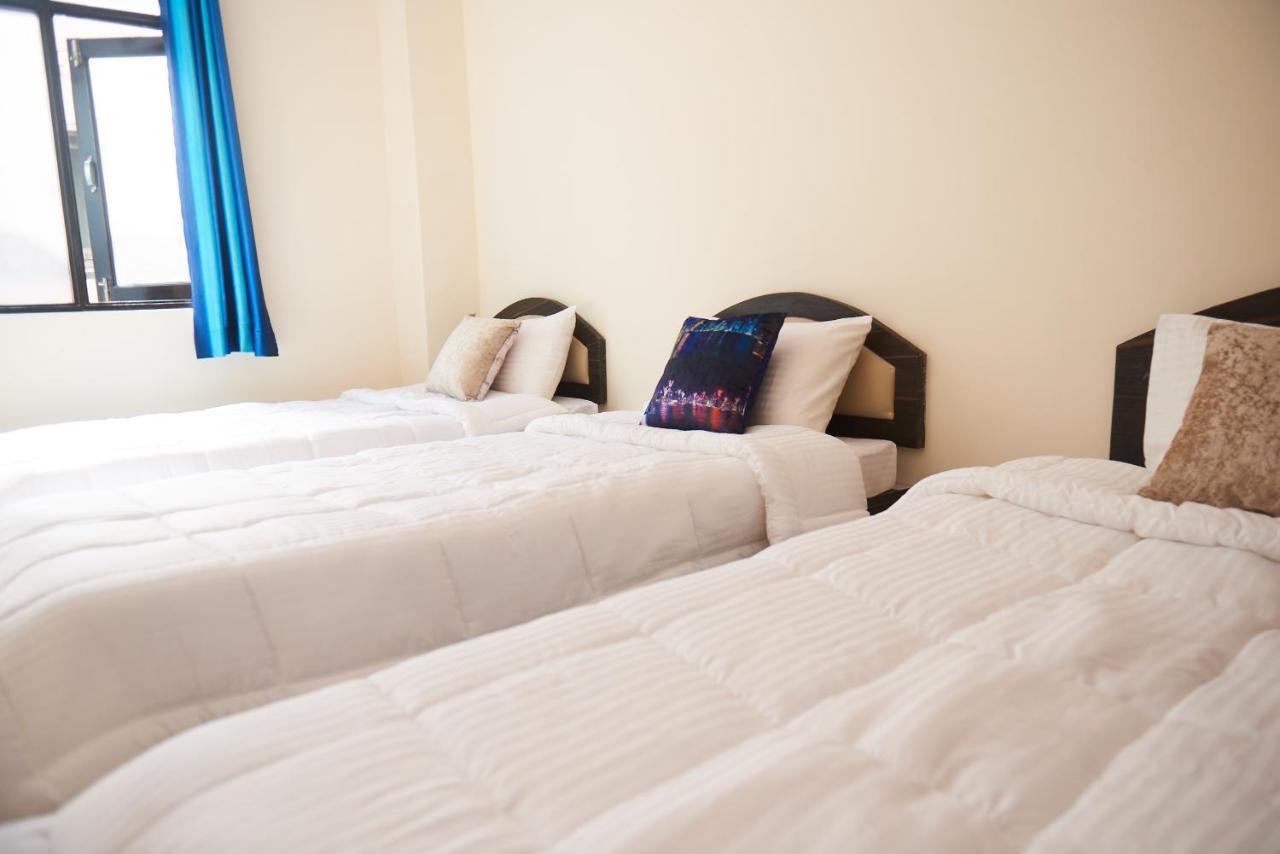 Himalayan Hostel New Delhi Bagian luar foto